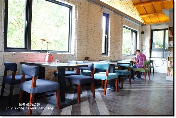 麋路咖啡輕食坊．Meet Road：老宅改建咖啡館，裡面充滿麋鹿的元素，一個適合放鬆與享受幸福的空間(已歇業) @飛天璇的口袋