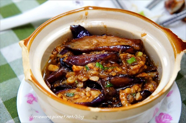 上海顧家飯館：重口味的上海料理，餐點不錯吃，但是盤子應該是可以換一下 @飛天璇的口袋