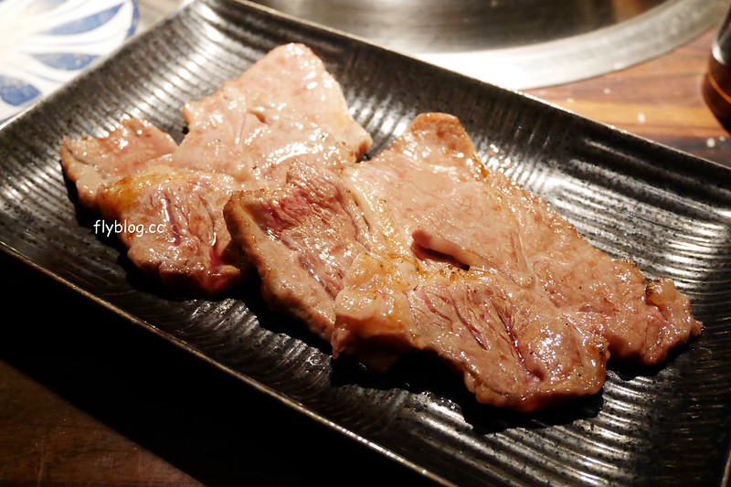 脂板前炭火燒肉｜台中米其林餐盤推薦台中燒肉，濃濃日式氛圍的燒肉店 @飛天璇的口袋