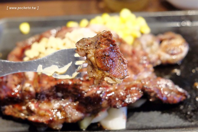 【日本愛知】Ikinari Steak立食牛排．いきなりステーキ~站著吃的炭烤牛排，牛排啾西又有肉香，大啖日本和牛的好滋味，食尚玩家推薦的日本銀座美食 @飛天璇的口袋