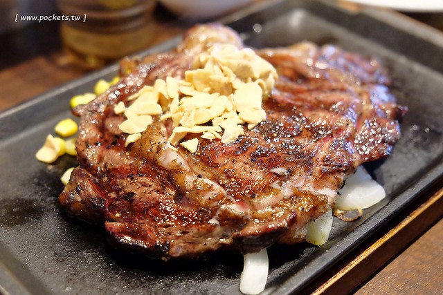【日本愛知】Ikinari Steak立食牛排．いきなりステーキ~站著吃的炭烤牛排，牛排啾西又有肉香，大啖日本和牛的好滋味，食尚玩家推薦的日本銀座美食 @飛天璇的口袋