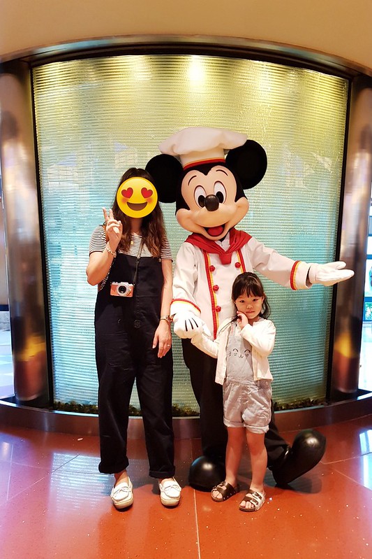 【香港大嶼山】香港迪士尼好萊塢酒店~迪士尼遊樂園最超值的酒店，早餐還可以和米奇米妮高飛拍照 @飛天璇的口袋