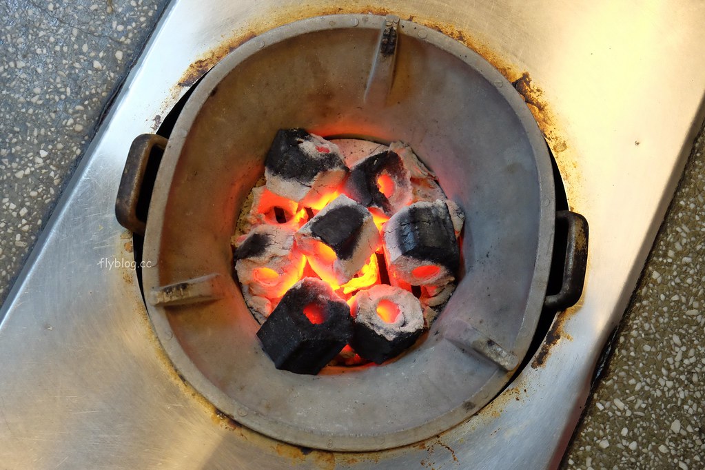 石桌羊肉爐｜在棚子裡面吃羊肉爐，還有很多熱炒可以選擇 @飛天璇的口袋