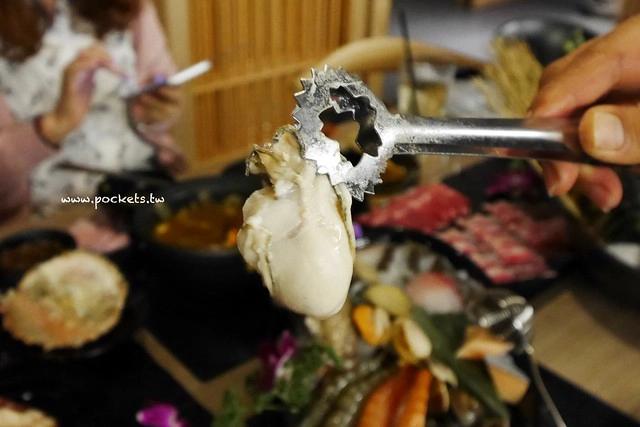 【台中南屯】灰鴿：台中CP值超高的火鍋餐廳，幾歲生日送幾隻蝦 @飛天璇的口袋