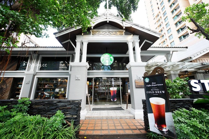 泰國曼谷｜Starbucks Langsuan．曼谷最美的星巴克，鄰近BTS Chit Lom奇隆站 @飛天璇的口袋