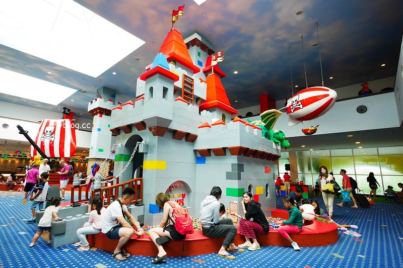 馬來西亞新山四天三夜┃樂高樂園飯店 Legoland Hotel：讓小孩子玩到瘋的新山樂高酒店，有不同的主題套房適合全家入住 @飛天璇的口袋