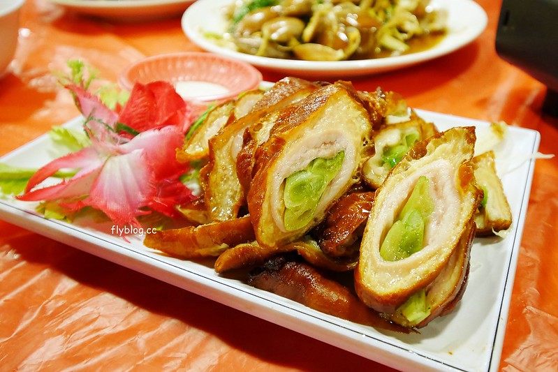 甕老大甕窯雞｜到宜蘭就是要吃道地的台灣小吃，餐點選擇性多而且味道也不錯，多人聚餐的好選擇 @飛天璇的口袋