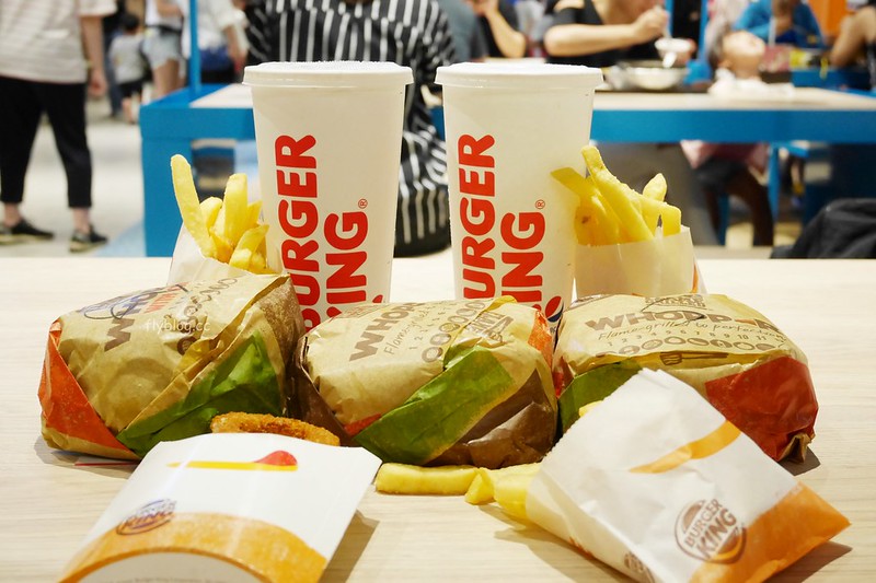 Burger King．漢堡王┃台中南屯：我最愛的漢堡王又重回台中了，個人最愛華堡和金沙堡，文心秀泰影城美食推薦 @飛天璇的口袋