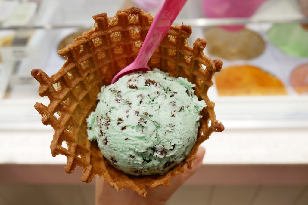 31冰淇淋┃台中三井：風靡美國的31冰淇淋又回台灣了，顏色紛繽濃郁滑順的好味道 @飛天璇的口袋