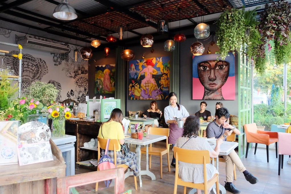 泰國清邁｜The House by Ginger，清邁老城區米其林必比登推薦餐廳，華麗帶有藝廊風格的復合式餐廳 @飛天璇的口袋