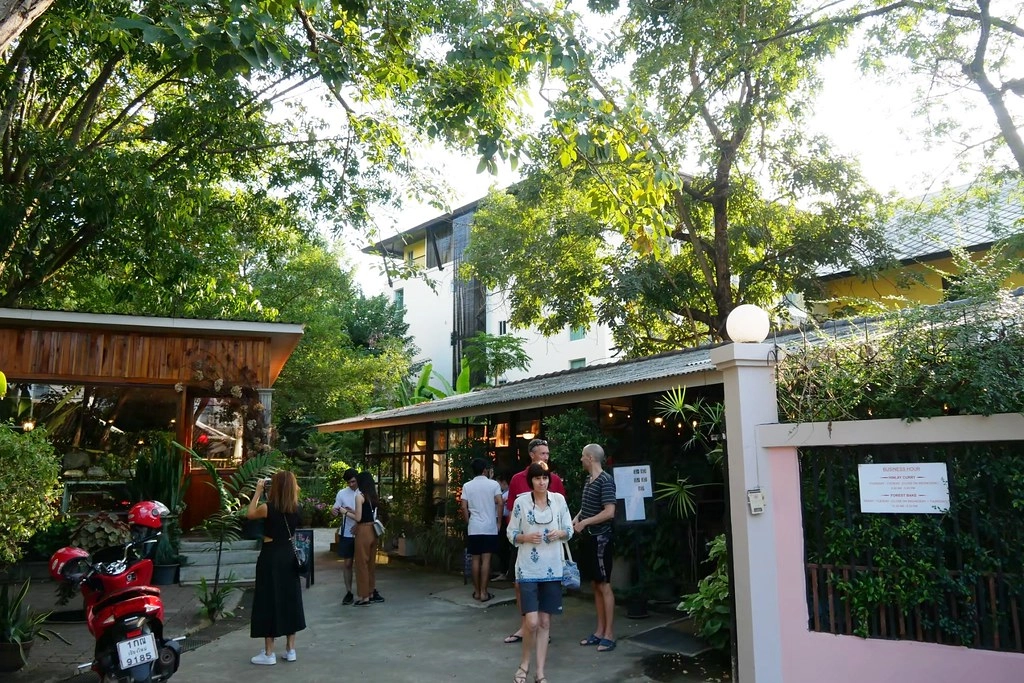 泰國清邁｜Forest Bake麵包甜點店，清邁最美的麵包店，森林系的可愛的甜點屋 @飛天璇的口袋
