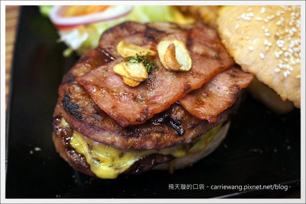 【台中美式餐廳】艾可先生漢堡餐廳 Echo Burger。10/20~10/28爵士音樂節期間點漢堡套餐送炸雞 @飛天璇的口袋