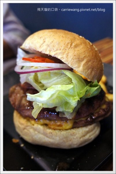 【台中美式餐廳】艾可先生漢堡餐廳 Echo Burger。10/20~10/28爵士音樂節期間點漢堡套餐送炸雞 @飛天璇的口袋