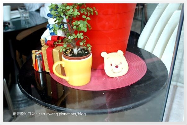 【台中咖啡館】52 Café．3D立體小熊拉花拿鐵很威，但是服務呢？！ @飛天璇的口袋