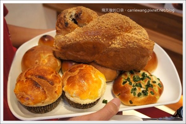 吳寶春麥方店｜世界冠軍的麵包，辛苦排隊也值得 @飛天璇的口袋