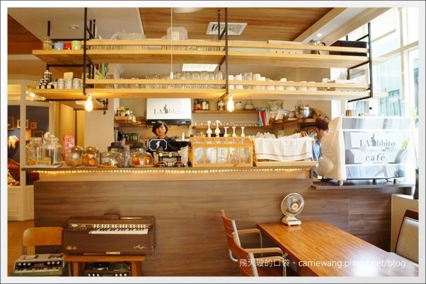 【台中下午茶】Labbito Café。草悟道旁充滿日式風格的兔子餐廳 @飛天璇的口袋