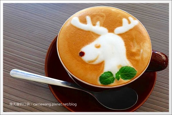 Deer Café．迷鹿咖啡：一中商圈咖啡館推薦，有隱藏版的糜鹿拉花拿鐵 @飛天璇的口袋
