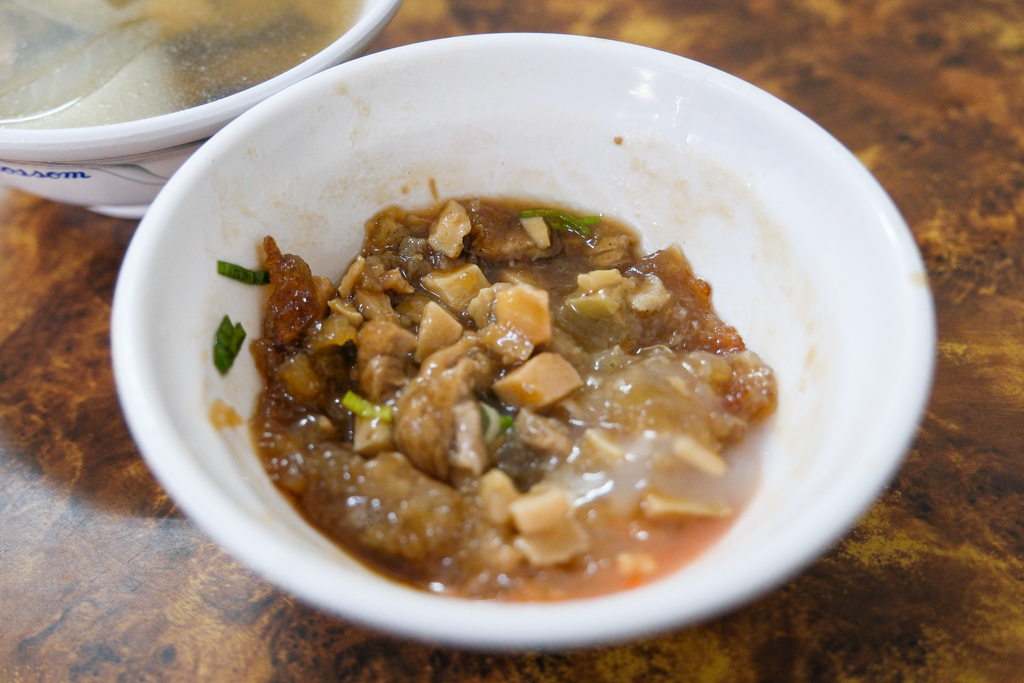 台中北區｜吳記脆皮肉圓．外皮炸的金黃的肉圓，假日總是大排長龍 @飛天璇的口袋