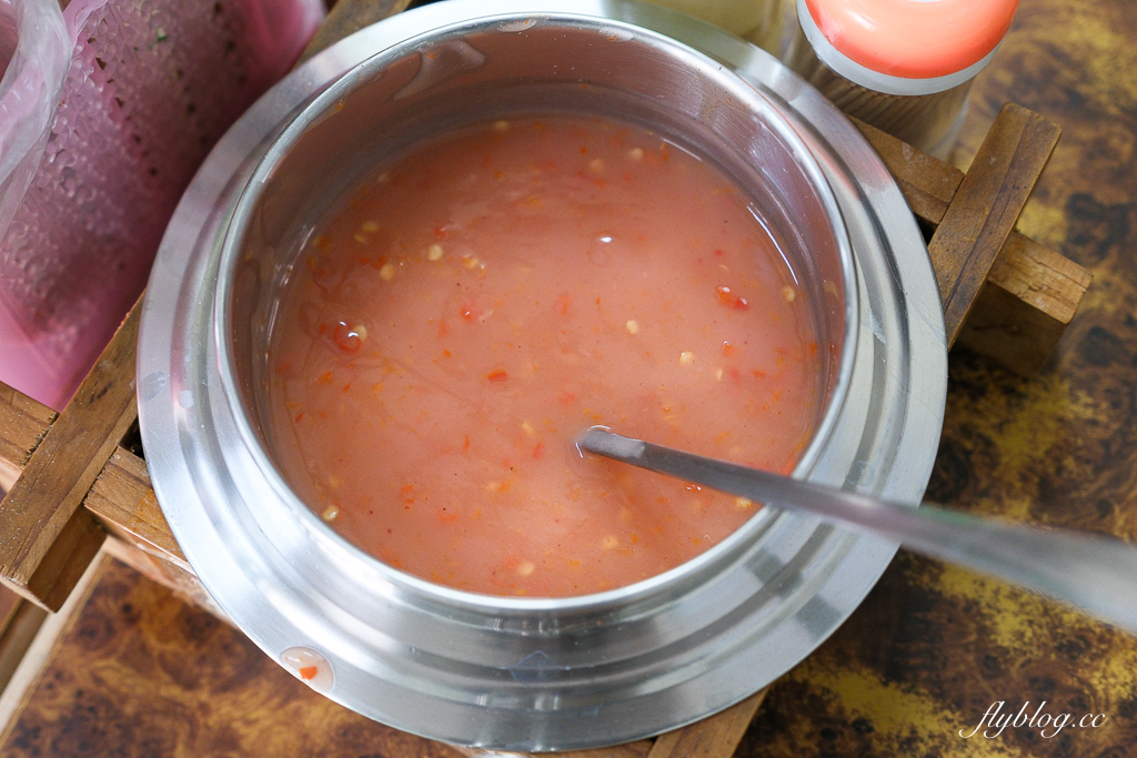 台中北區｜吳記脆皮肉圓．外皮炸的金黃的肉圓，假日總是大排長龍 @飛天璇的口袋