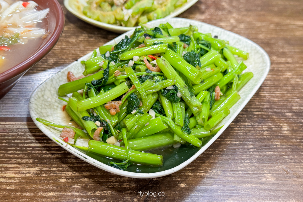 台中東區｜裴越南小吃．平價美味越南料理推薦！生菜春捲、黃皮煎蛋必點，CP值爆表 @飛天璇的口袋