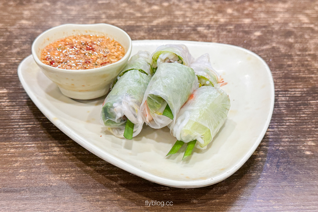 台中東區｜裴越南小吃．平價美味越南料理推薦！生菜春捲、黃皮煎蛋必點，CP值爆表 @飛天璇的口袋