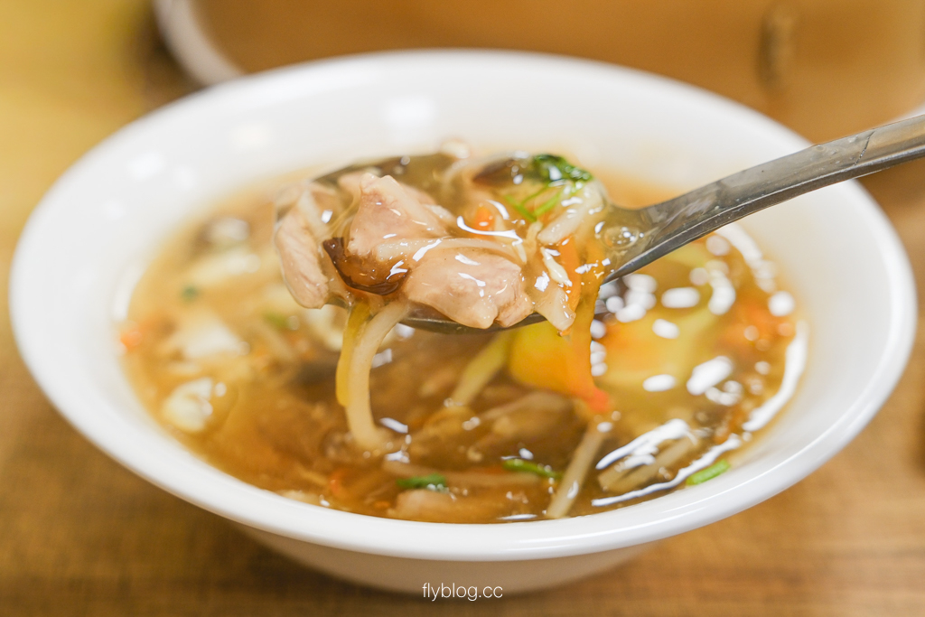 台中豐原｜立麒鮮肉湯包．在地30年湯包老店，皮薄餡多又爆湯汁 @飛天璇的口袋