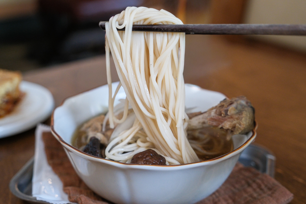 台中西區｜KOPHY coffee&philosophy．精明商圈不限時咖啡館，提供插座享受一個人的空間 @飛天璇的口袋