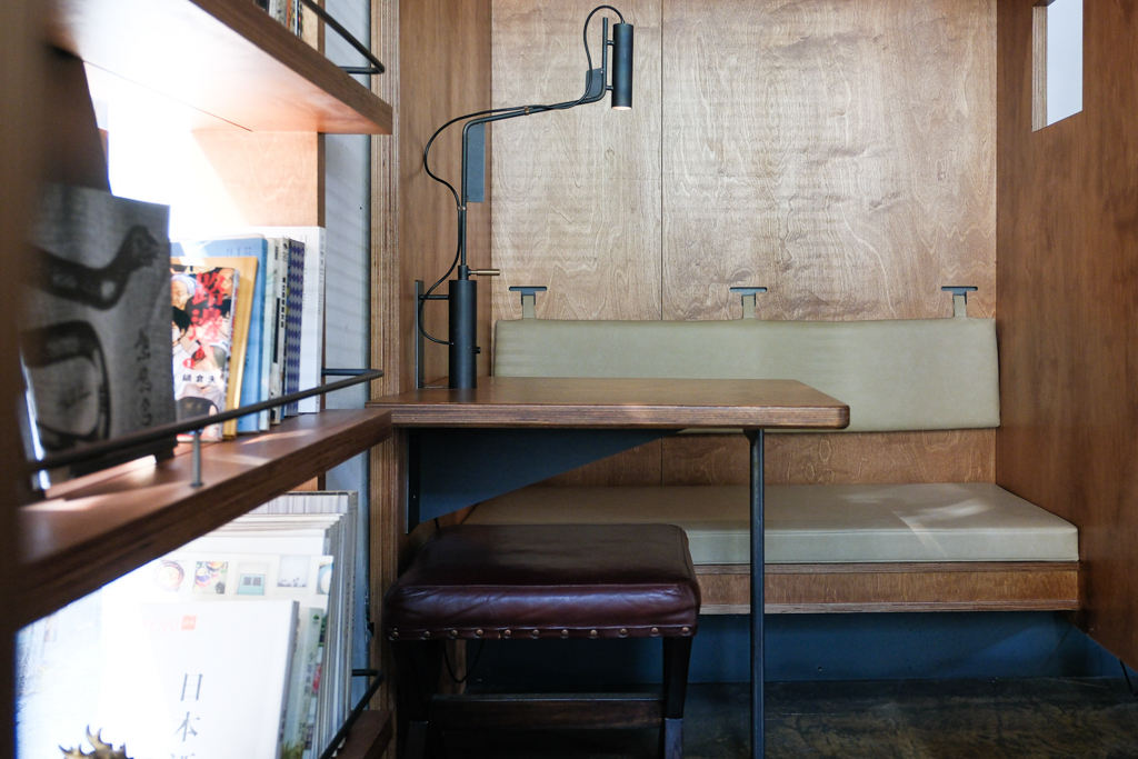 台中西區｜KOPHY coffee&philosophy．精明商圈不限時咖啡館，提供插座享受一個人的空間 @飛天璇的口袋