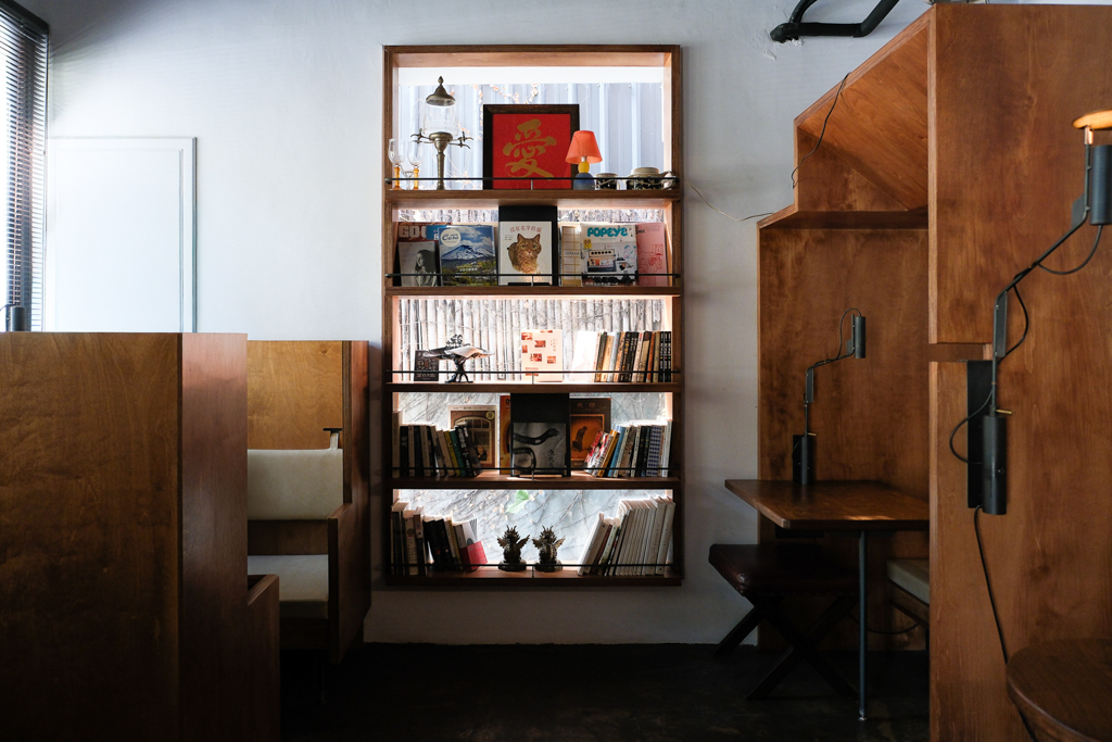 台中西區｜KOPHY coffee&philosophy．精明商圈不限時咖啡館，提供插座享受一個人的空間 @飛天璇的口袋