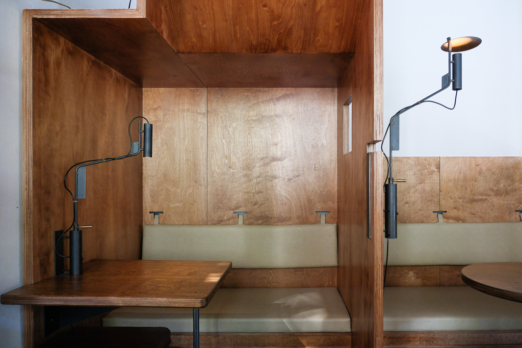 台中西區｜KOPHY coffee&philosophy．精明商圈不限時咖啡館，提供插座享受一個人的空間 @飛天璇的口袋