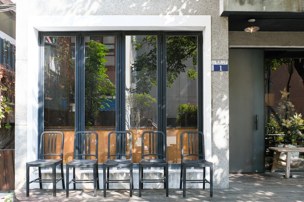 台中西區｜KOPHY coffee&philosophy．精明商圈不限時咖啡館，提供插座享受一個人的空間 @飛天璇的口袋