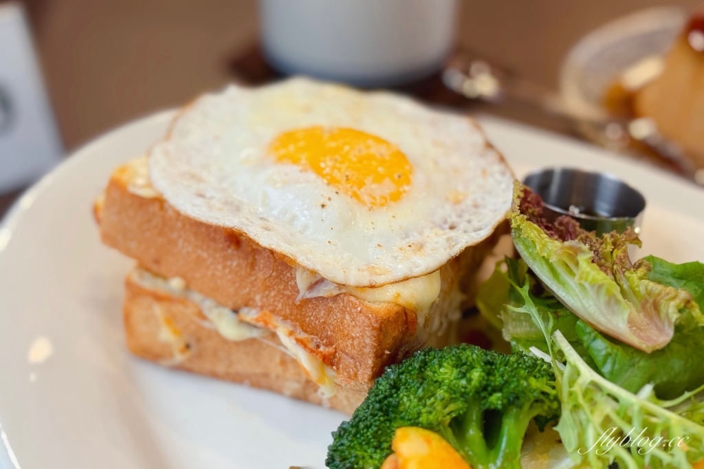 台中北區｜田樂學院店．浴火重生再出發，中國醫藥大學老宅早午餐 @飛天璇的口袋