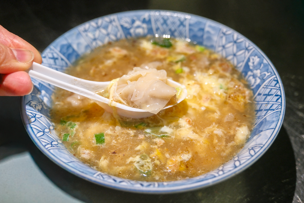 台中北屯｜阿春麵担．北屯國小地下道旁，默默經營60年的麵店 @飛天璇的口袋