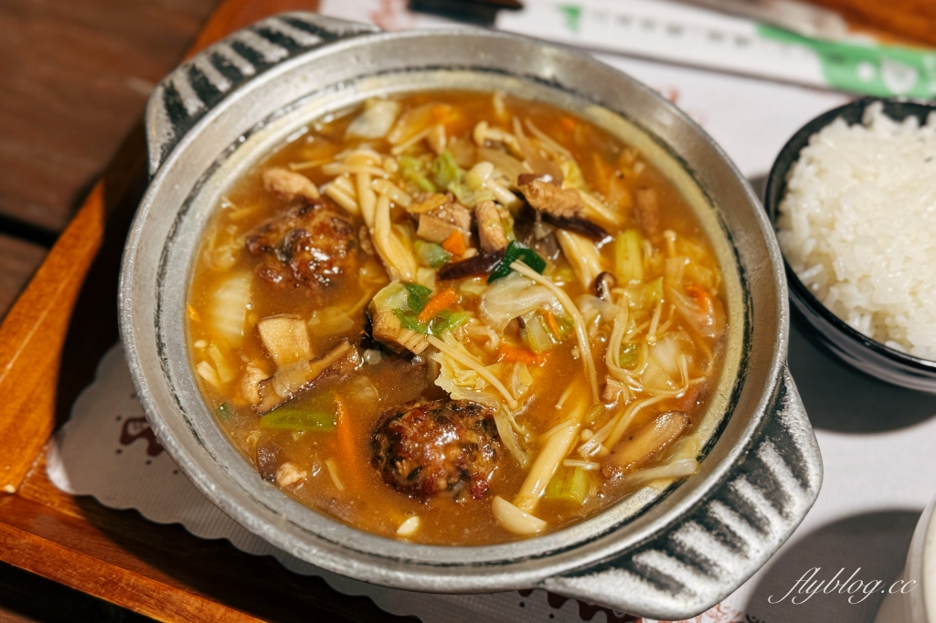 台中北屯｜三本茶藝館．在古厝裡吃飯的感覺，爬完大坑步道吃美食 @飛天璇的口袋