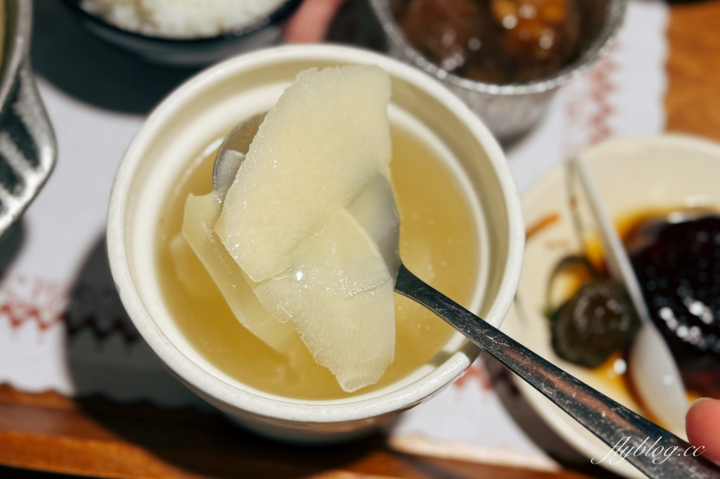 台中北屯｜三本茶藝館．在古厝裡吃飯的感覺，爬完大坑步道吃美食 @飛天璇的口袋