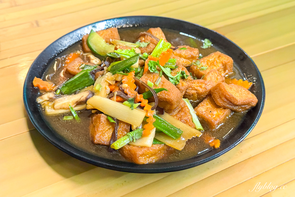 台中北屯｜竹之鄉風味餐廳．米其林必比登推薦，招牌紅燒耎骨，香酥芋頭鴨也推薦 @飛天璇的口袋