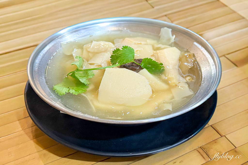 台中北屯｜竹之鄉風味餐廳．米其林必比登推薦，招牌紅燒耎骨，香酥芋頭鴨也推薦 @飛天璇的口袋