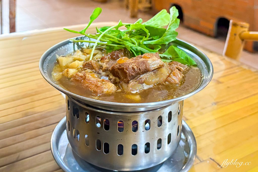 台中北屯｜竹之鄉風味餐廳．米其林必比登推薦，招牌紅燒耎骨，香酥芋頭鴨也推薦 @飛天璇的口袋