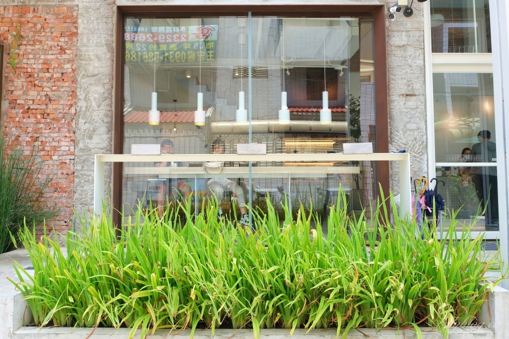 【台中南屯】吃茶三千：台中超美手搖茶專賣店，玻璃屋設計網美景觀 @飛天璇的口袋