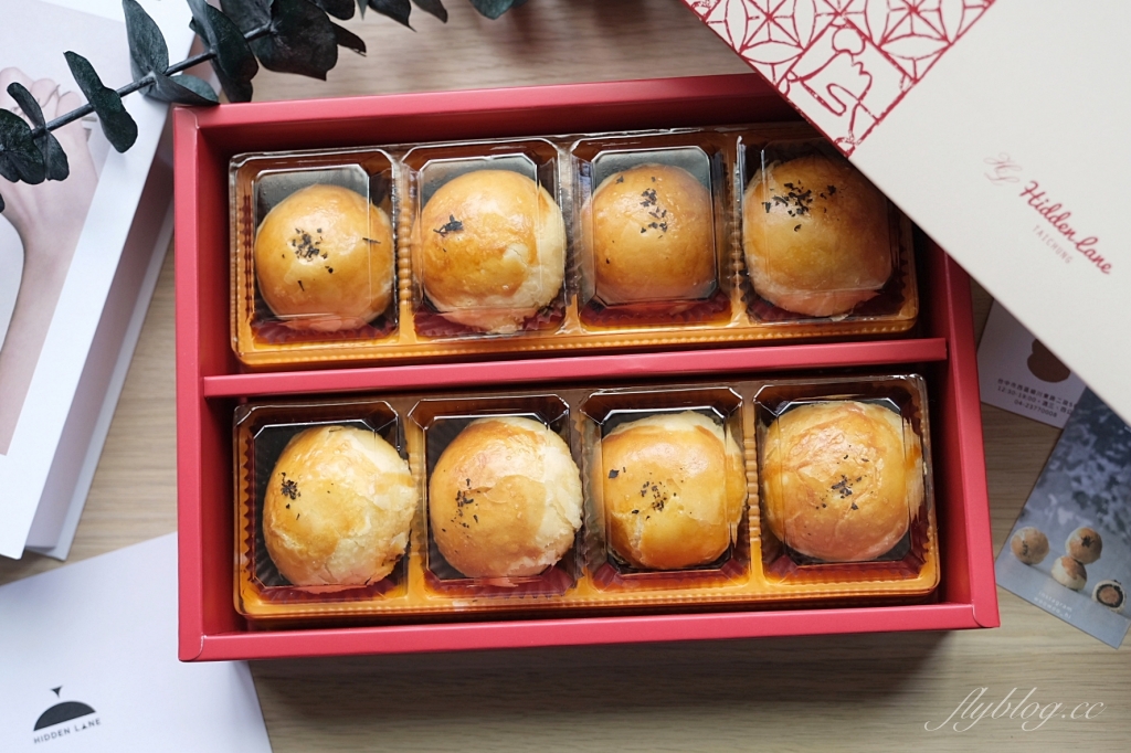 窩巷蛋黃酥｜2022可愛的花窗中秋禮盒，品嚐一期一會的蛋黃酥感動 @飛天璇的口袋