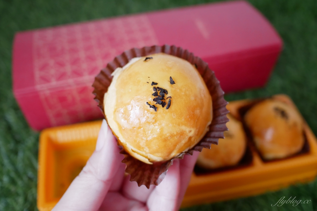 【台中西區】窩巷蛋黃酥：可愛的花窗中秋禮盒，品嚐一期一會的感動 @飛天璇的口袋