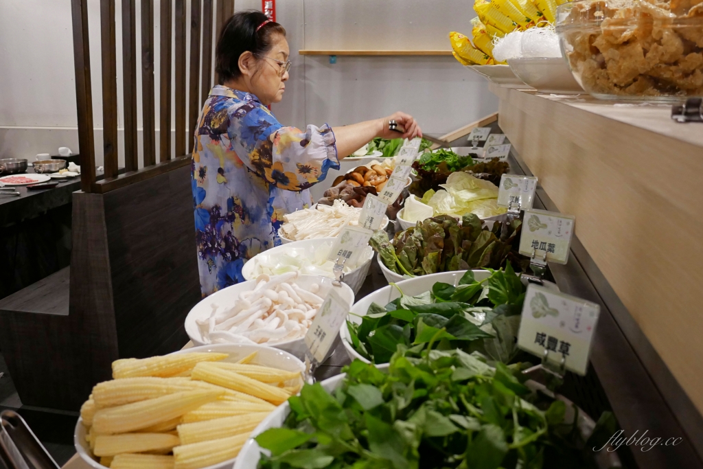 【台中北屯】極月鍋物：超過30種自家種的野菜吃到飽，還有季節水果和明治冰淇淋 @飛天璇的口袋
