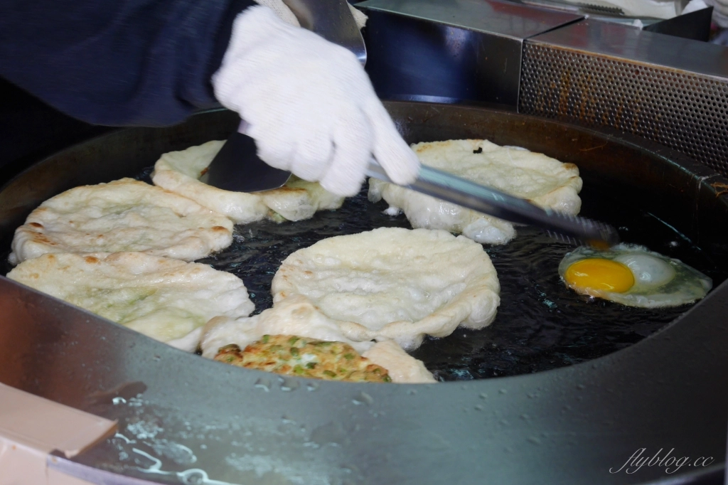 宜蘭礁溪柯氏蔥油餅｜宜蘭必吃的礁溪蔥油餅，宜蘭在地50年的經典美味 @飛天璇的口袋