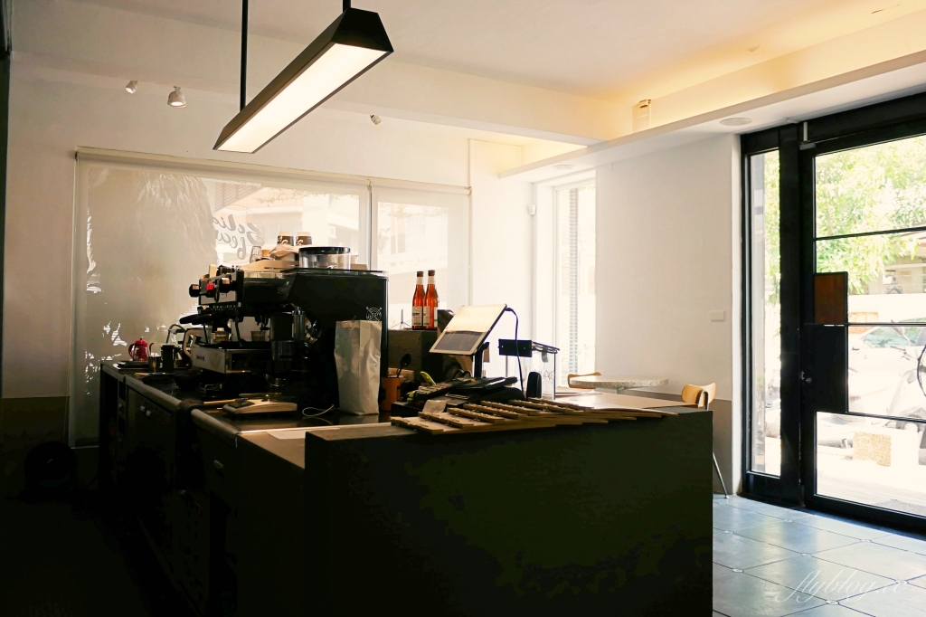 【台中西區】Solidbean Coffee Roasters 硬豆咖啡，隱身精明商圈巷弄裡的硬豆咖啡館早午餐店 @飛天璇的口袋