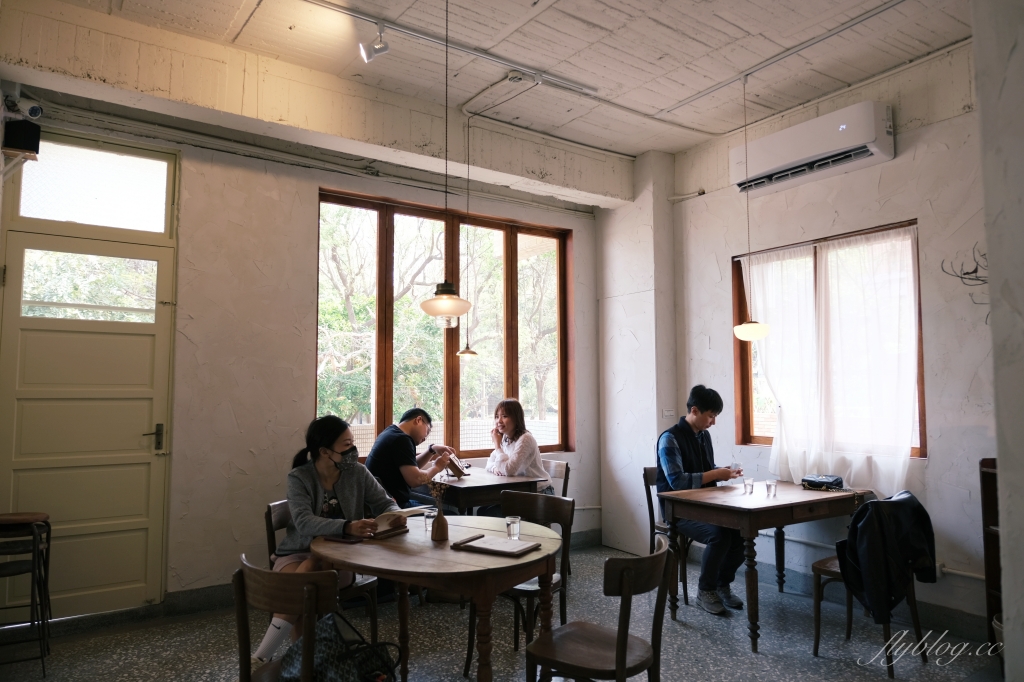 【嘉義東區】荏苒咖啡~霜空咖啡最新力作「荏苒咖啡」，嘉義公園旁的靜謐老宅咖啡館 @飛天璇的口袋