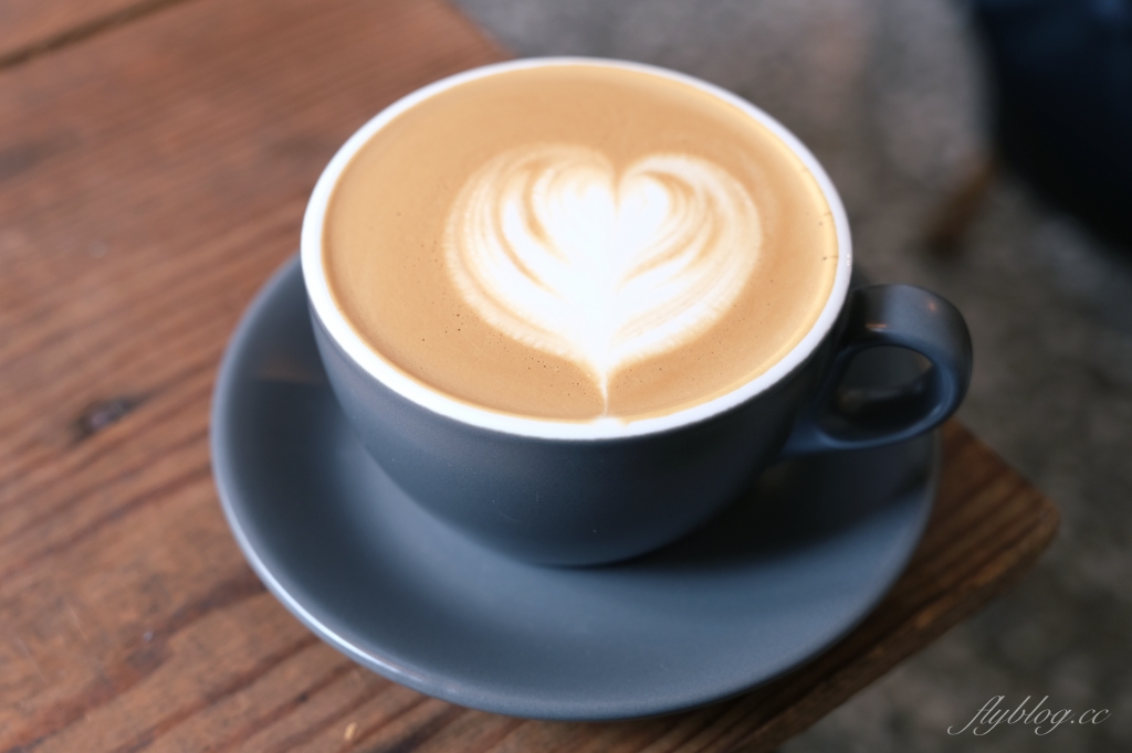 嘉義東區｜荏苒咖啡：霜空咖啡最新力作漫步咖啡3.0，嘉義公園旁的靜謐老宅咖啡館 @飛天璇的口袋