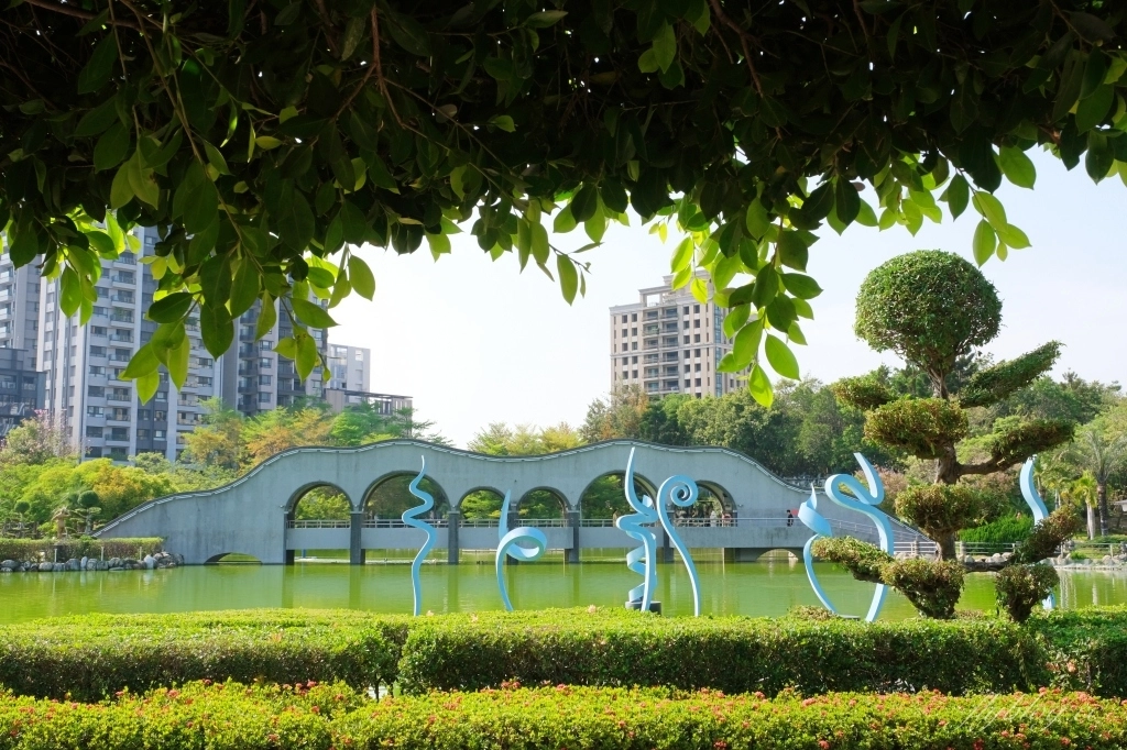 【台中南屯】豐樂雕塑公園，台灣第一座公立露天雕塑公園，台中捷運步行5分鐘抵達 @飛天璇的口袋