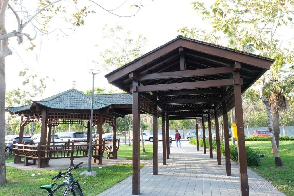 黎新公園｜可愛的大西瓜攀架共融式公園，台中南屯最佳大自然生態教室 @飛天璇的口袋