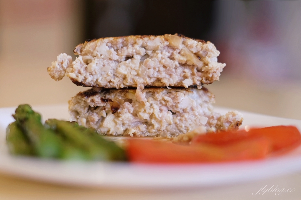 【食譜分享】豆腐漢堡排作法，讓小孩子秒殺的漢堡排，高蛋白又營養的減脂盛品 @飛天璇的口袋