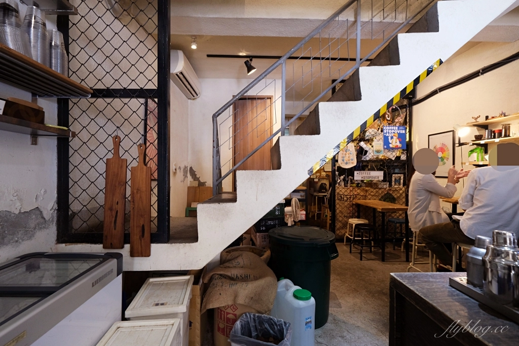 台中西區｜Coffee Stopover，隱身在模範街巷弄裡的咖啡館，台灣最棒25間咖啡館之一 @飛天璇的口袋